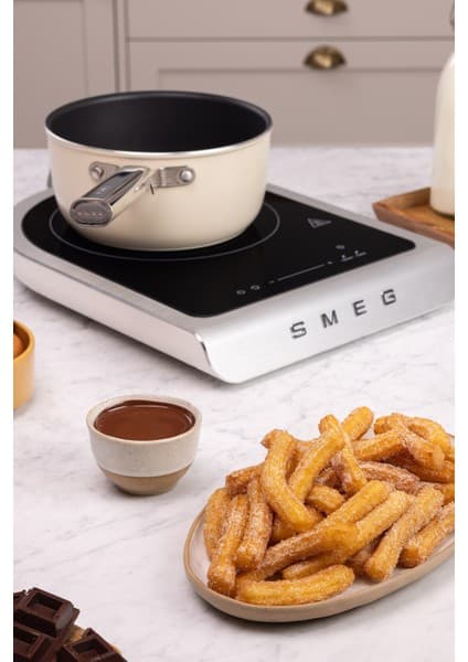 smeg Portatif Indüksiyonlu Ocak Mat Beyaz PIC01WHMEU