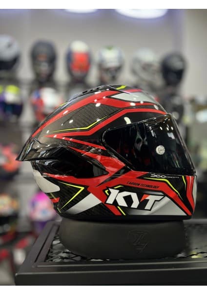 KYT Nz-Race Carbon Kırmızı (+1 Siyah Vizör)