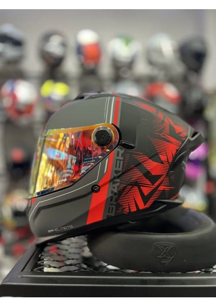 MT Braker Charm Mat Kırmızı Şeffaf (+1 Gold Vizör)